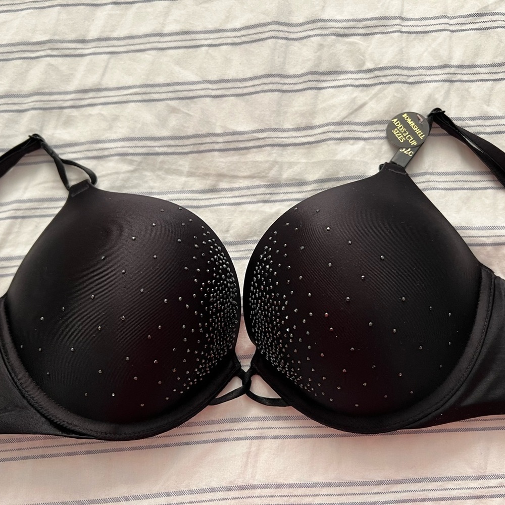 NWT Victoria’s Secret Bombshell Adds 2 Cup Bra Sz 32C